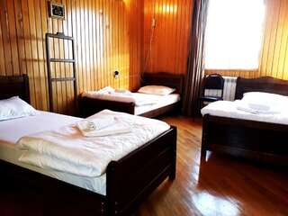 Хостелы Central House Тбилиси Односпальная кровать в общем номере для женщин-1