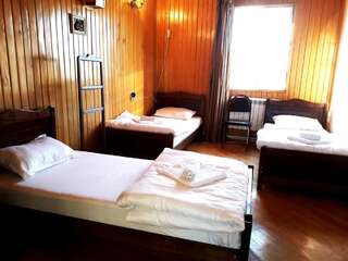 Хостелы Central House Тбилиси Односпальная кровать в общем номере для женщин-2