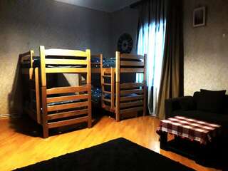 Хостелы Central House Тбилиси Общий номер для мужчин и женщин 103-1