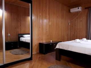 Хостелы Central House Тбилиси Семейный номер 206/207-3