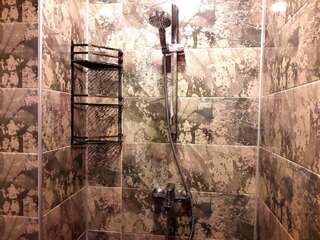 Хостелы Central House Тбилиси Спальное место на двухъярусной кровати в общем номере для мужчин и женщин-2