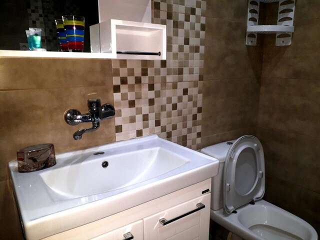 Хостелы Central House Тбилиси-45